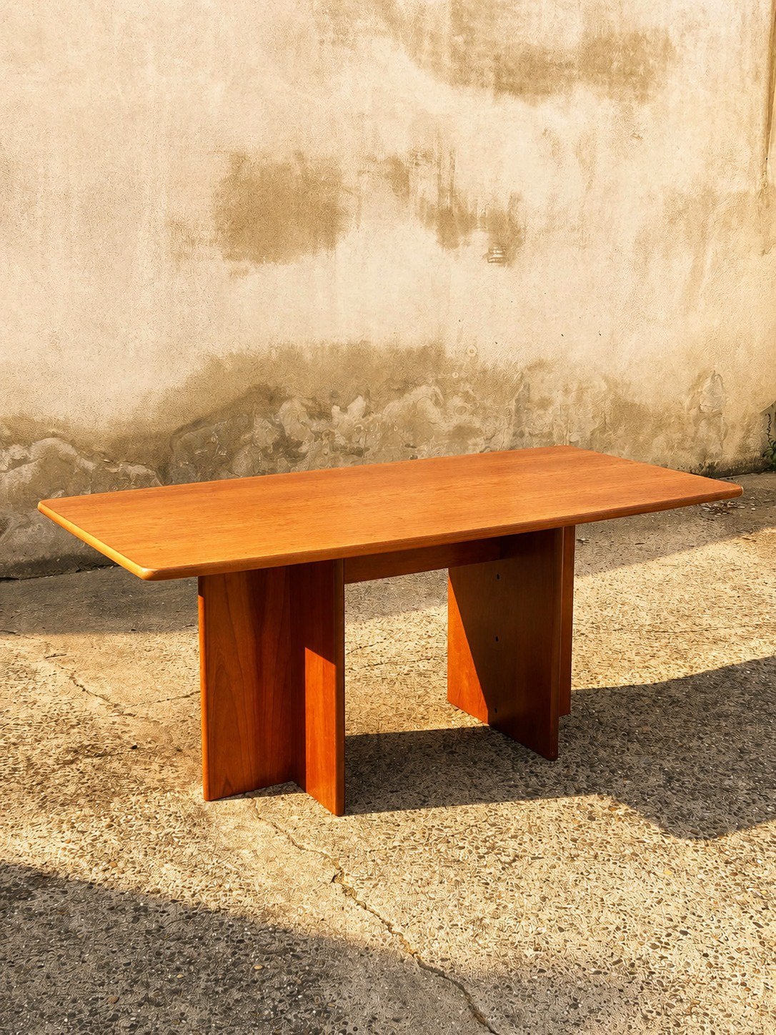 Vintage mid-century eettafel – 180 cm – sculpturale voet, Zo goed als nieuw, Vijf personen of meer, Mid-century, 150 tot 200 cm