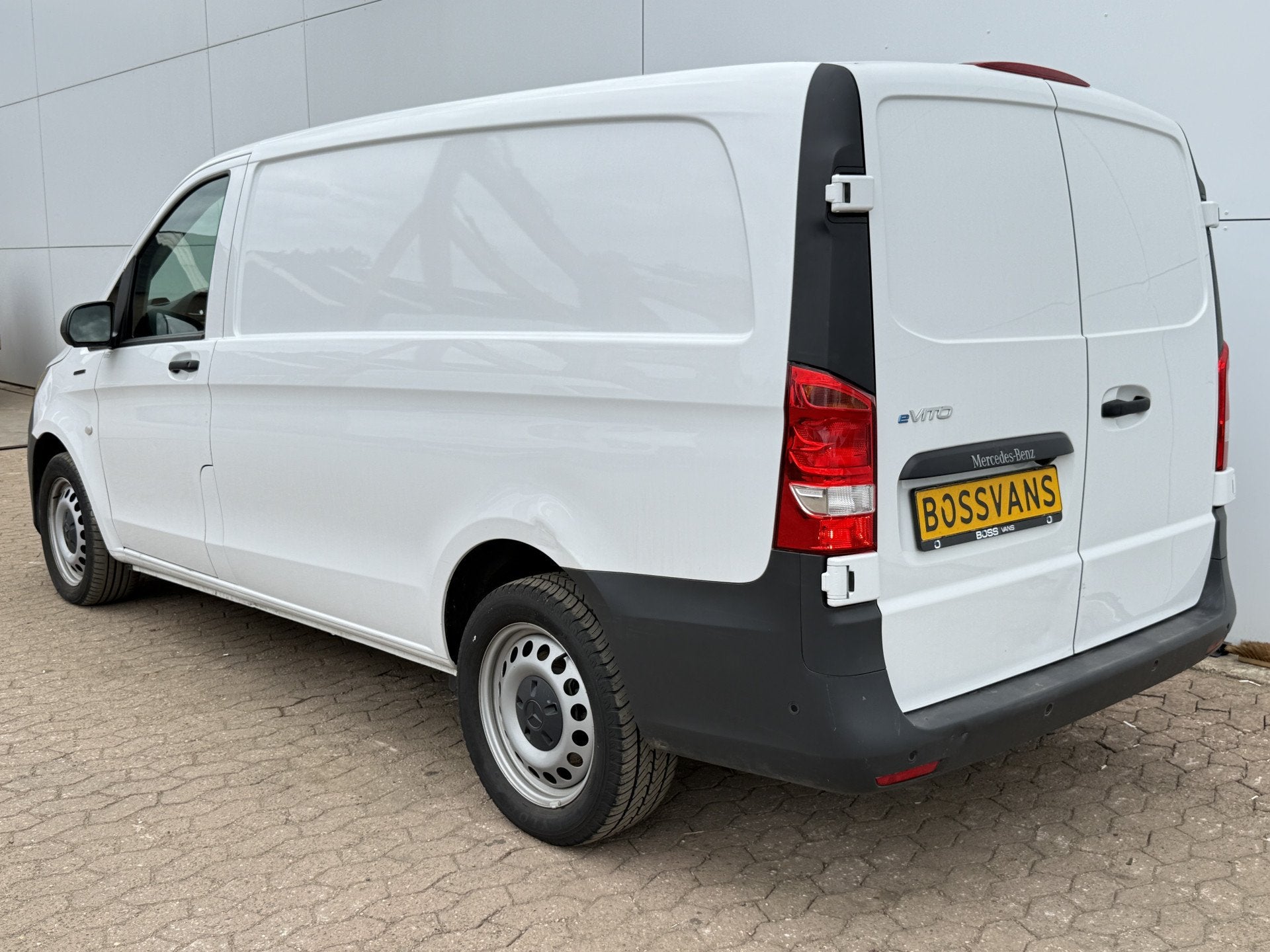 Mercedes-Benz eVito eVito 112 66kWh L2 280km WLTP 96,8% (SOH, Stof, 116 pk, Wit, Mercedes-Benz