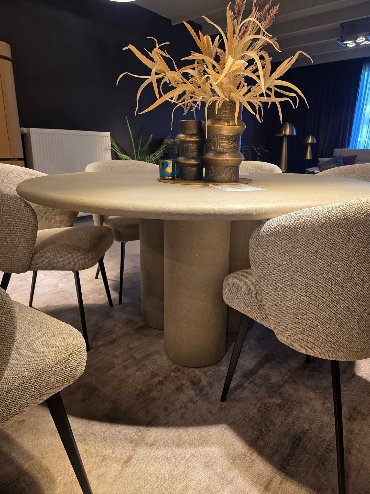 Ronde eettafel, Ophalen