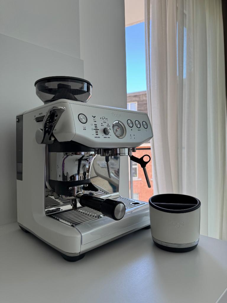 Sage koffiemachine, The Barista Express Impress, Elektronische apparatuur, Ophalen, Koffiemachine, Koffiebonen, Zo goed als nieuw