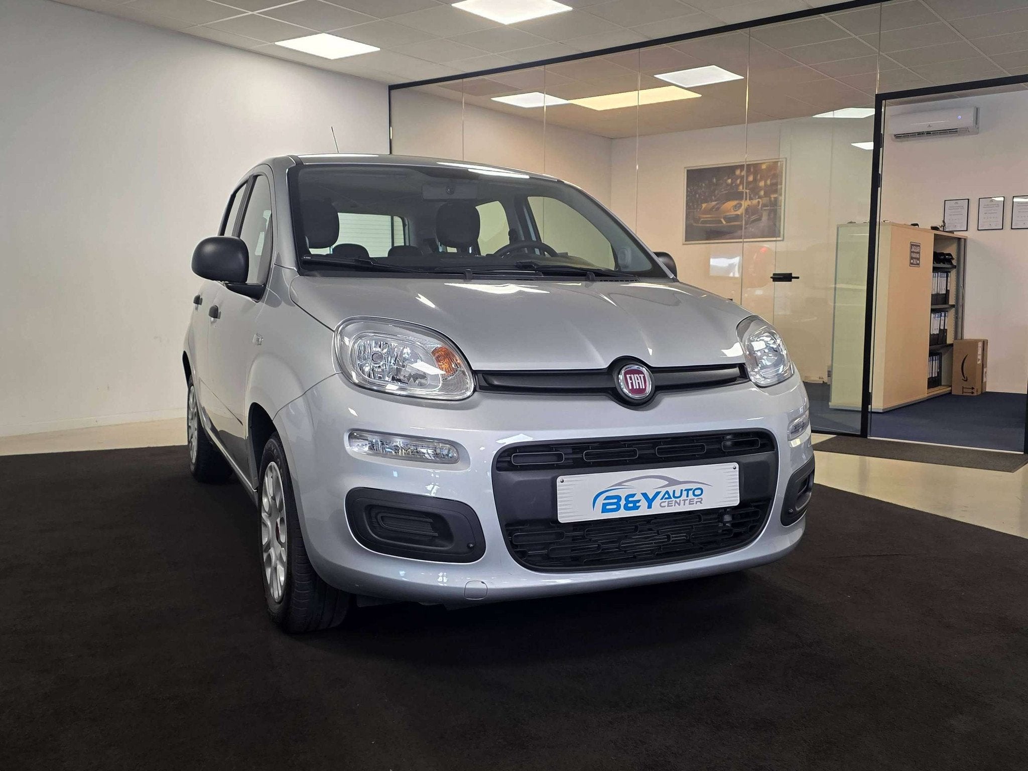 Fiat Panda 1.2i Lounge * 9.700 km * Airco / Parksensoren, Auto's, 4 zetels, Stof, Gebruikt, Bedrijf