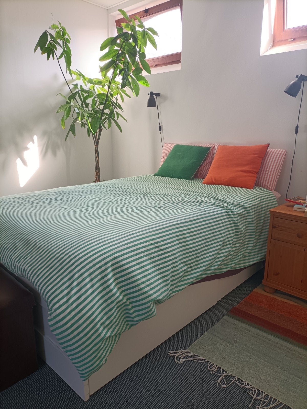 Lit brimnes 140 ikea + matelas + sommier 250 euros, 140 cm, Enlèvement, Utilisé, 200 cm