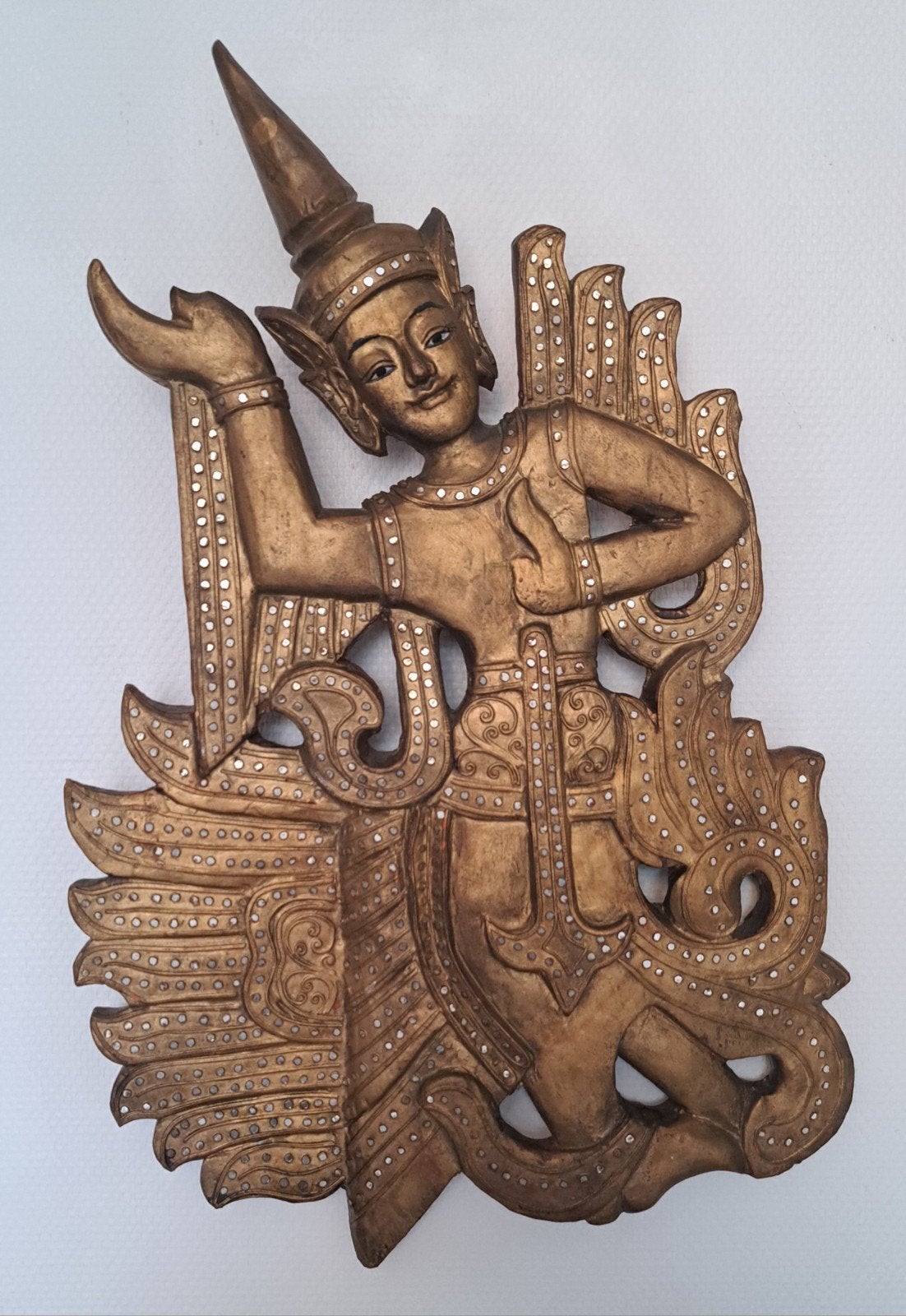 sculpture d'art birmane Kinnara bois doré incrusté miroirs, Rouge, Enlèvement ou Envoi, Sculpté, Verre