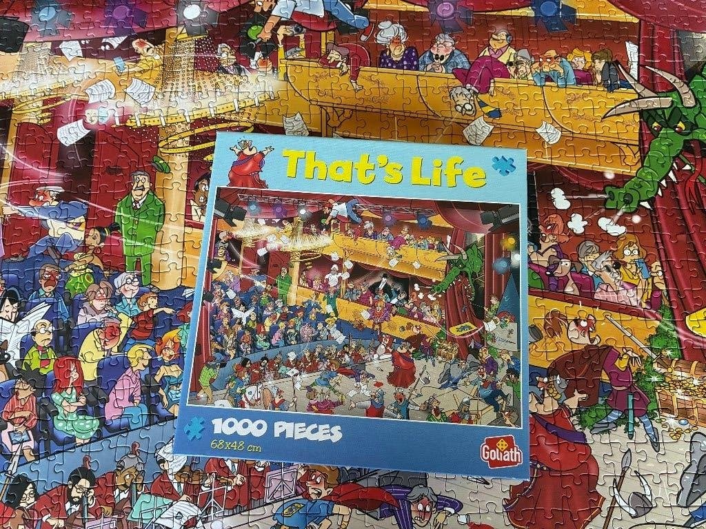 Legpuzzel van 1000 stukjes: That's Life Theatre, Hobby en Vrije tijd, Ophalen of Verzenden, 500 t/m 1500 stukjes, Zo goed als nieuw