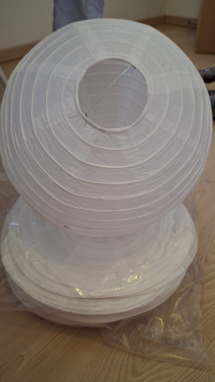 23 lanternes papier boule 30cm, Enlèvement