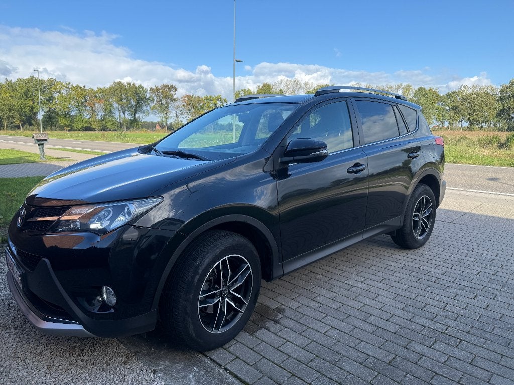 Toyota RAV4 2.0 D-4D 4x2 Lounge, zwart, zeer nette auto, Autos, Cuir, Euro 5, Achat, Volant multifonction