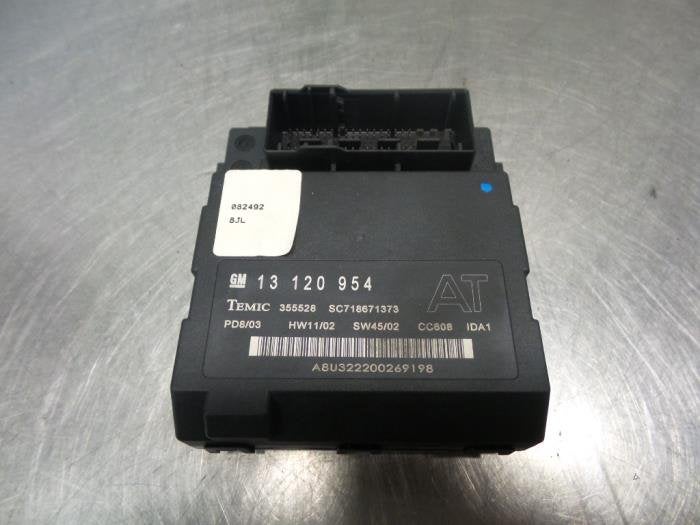 Computer Body Control van een Opel Vectra (Vectra C 02-), Gebruikt, -, -, Opel