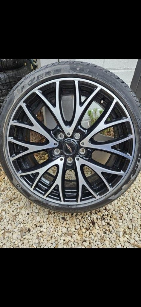 Jante mini en 19 pouces 800€, Autos : Pièces & Accessoires, Pneus & Jantes, Enlèvement, 19 pouces, Pneus été, Pneus et Jantes