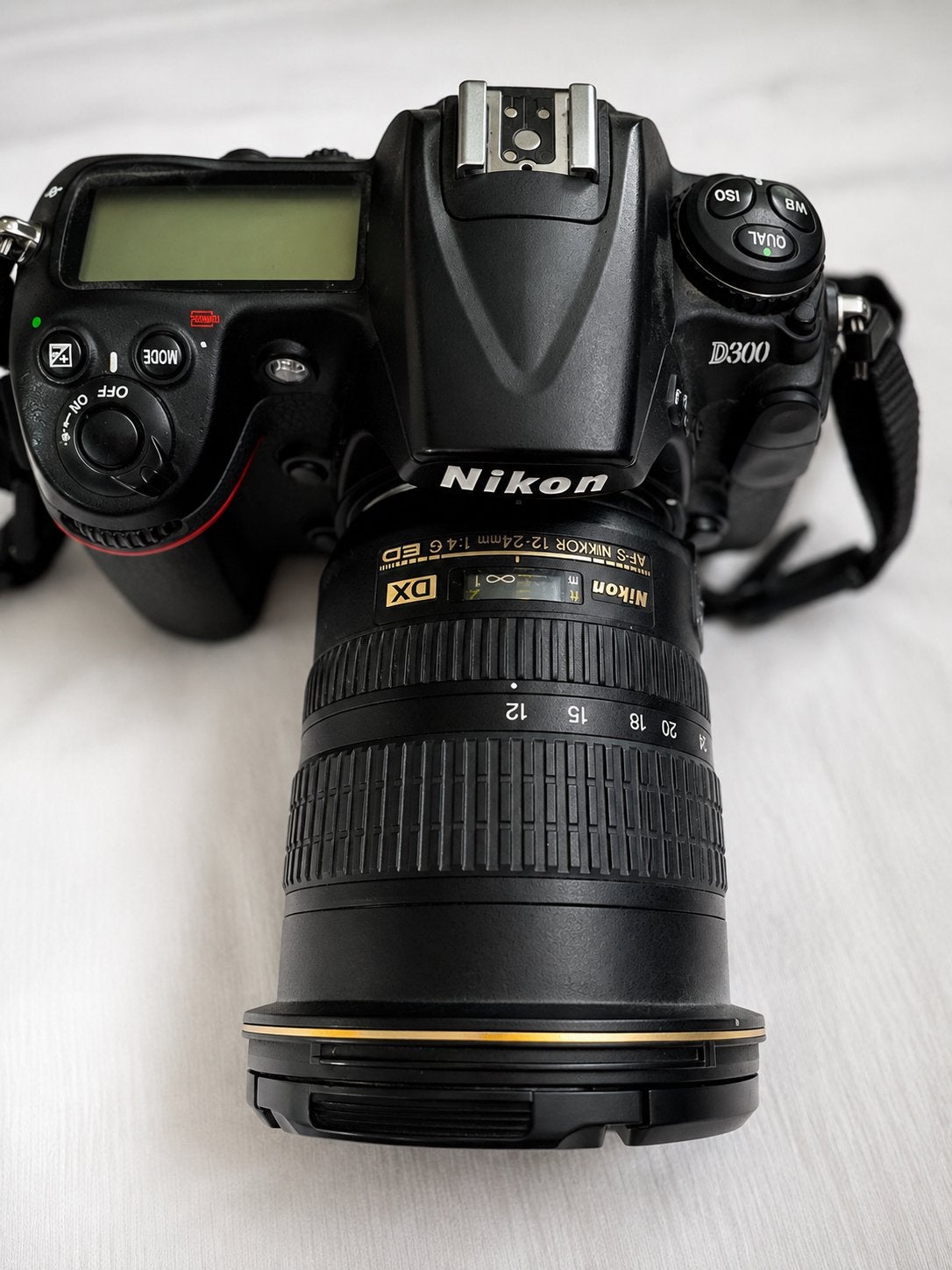 Nikon D300 + objectif Nikon AF-S DX 12-24mm, Ophalen, Zo goed als nieuw, Nikon