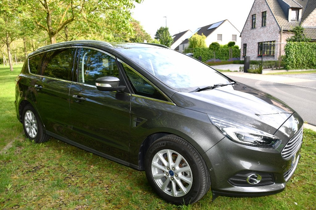 Ford S-max in top staat !!!, Auto's, Ford, Voorwielaandrijving, Euro 6, 4 cilinders, 149 g/km