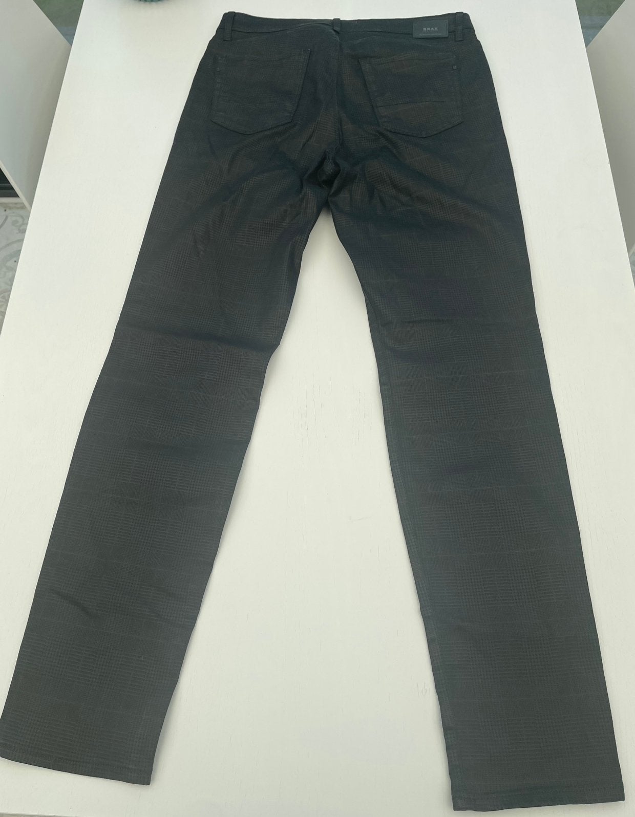 Broek (lederen look) - merk Brax - maat 42, Zwart, Maat 42/44 (L), Ophalen of Verzenden, Zo goed als nieuw