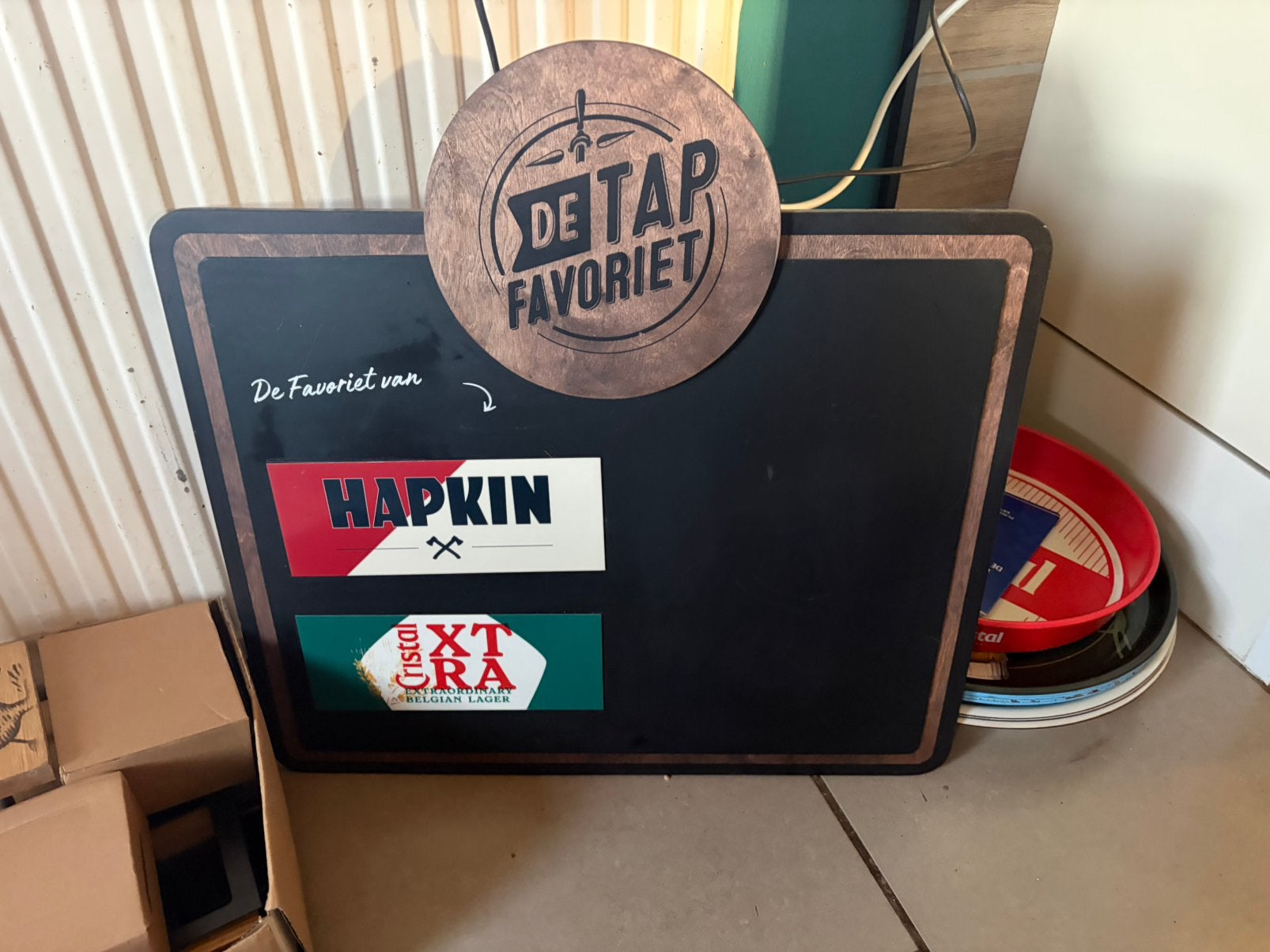 Krijtbord de tap favoriet cristal alken hapkin, Verzamelen, Ophalen, Gebruikt, Reclamebord, Plaat of Schild, Overige merken