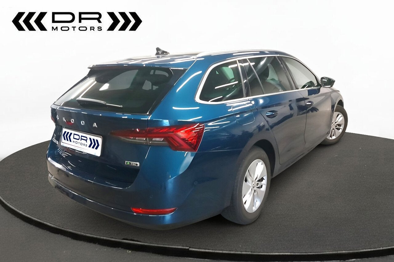 Skoda Octavia COMBI - 1.0 TSI - CAMERA - CARPLAY, Auto's, Skoda, Bedrijf, 5 deurs, Hybride Elektrisch/Benzine, Te koop
