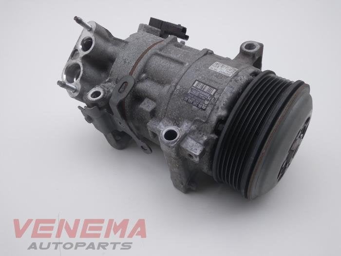 Pompe clim d'un Peugeot 208, -, 3 mois de garantie, Utilisé, -