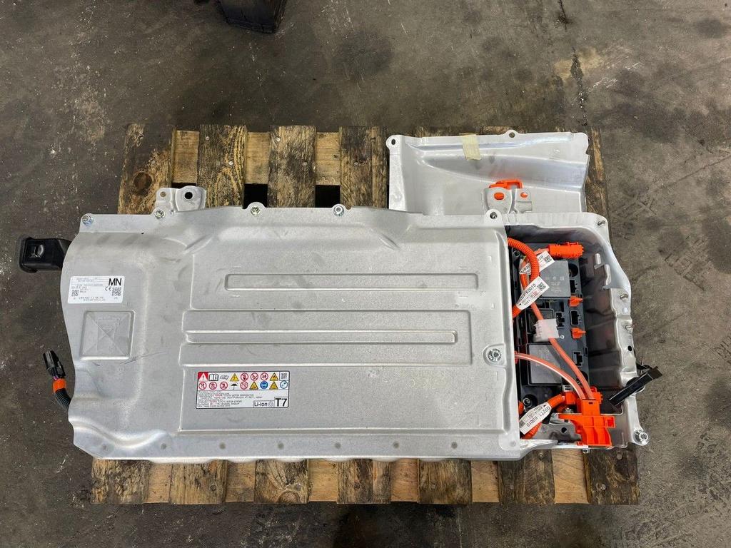 Hybride hoogspannings accu Toyota Yaris, Onderdelen@venauto.nl, Van der Ven Autorecycling B.V., Gebruikt, Ettenseweg 76, 4706 PB Roosendaal, The Netherlands