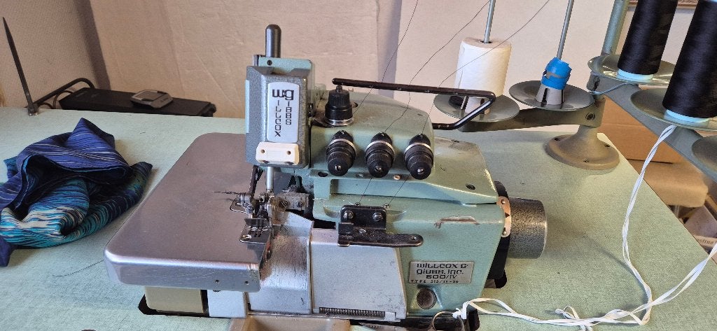 naaimachine, Hobby en Vrije tijd, Naaimachines en Toebehoren, Gebruikt, Lockmachine, Industrieel, Ophalen