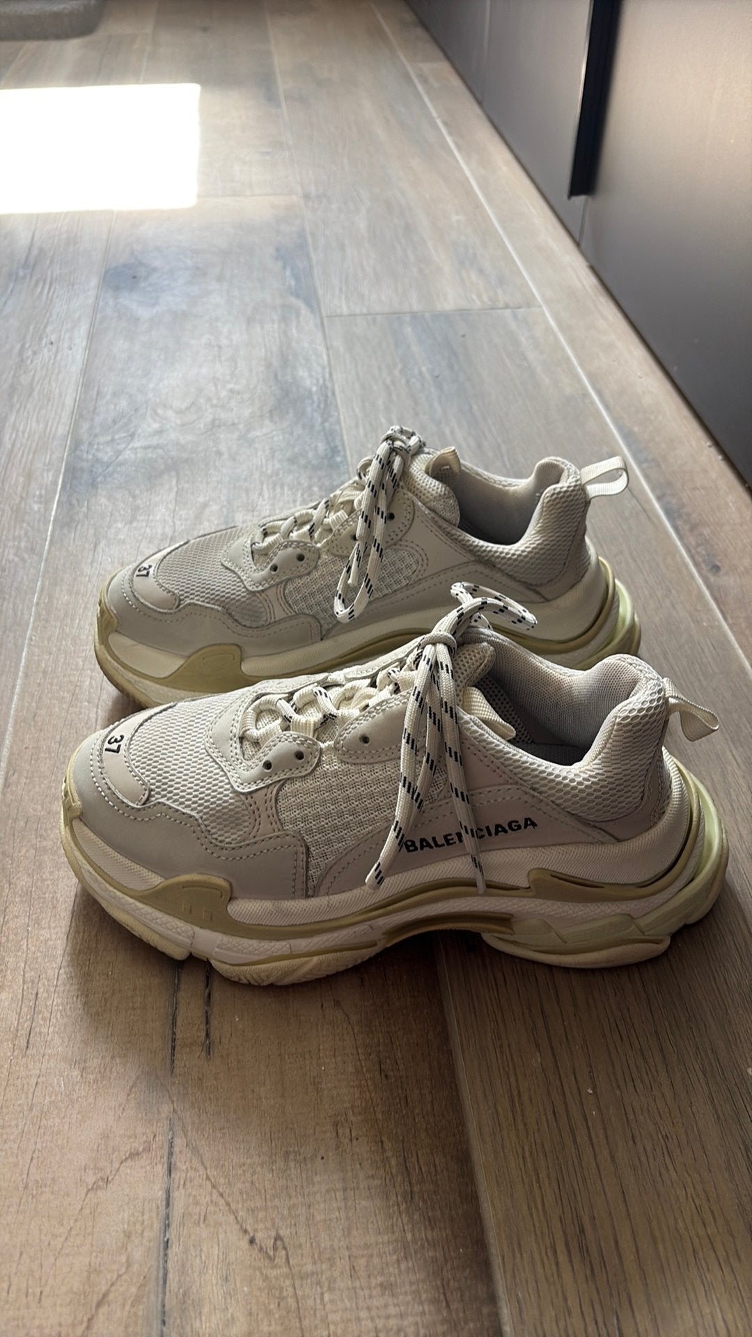 Balenciaga n'a que 37 ans (ce n'est pas faux !), Enlèvement ou Envoi, Sneakers et Baskets, Comme neuf, Blanc