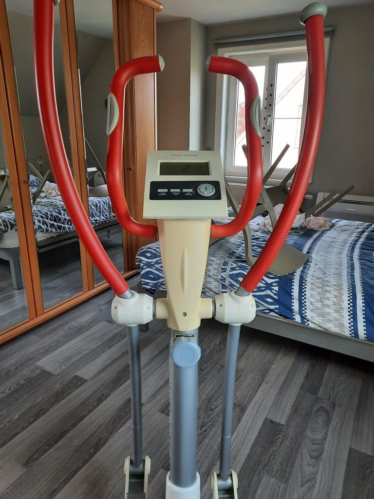 Cross trainer flow fitness, Sport en Fitness, Ophalen, Zo goed als nieuw, Crosstrainer