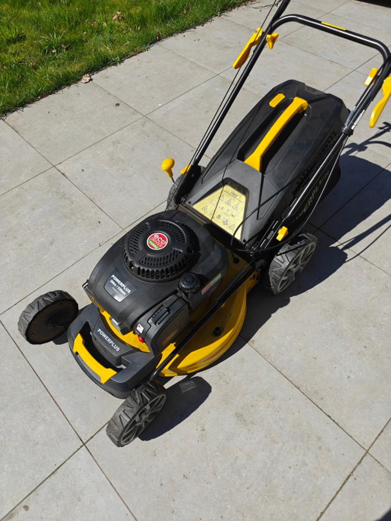 Powerplus POWXG60251 benzine grasmaaier, Ophalen