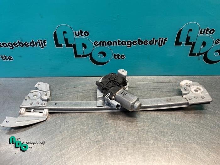 Mécanique vitre 4portes avant gauche d'un Toyota Aygo (Aygo, -, 3 mois de garantie, Toyota, Utilisé