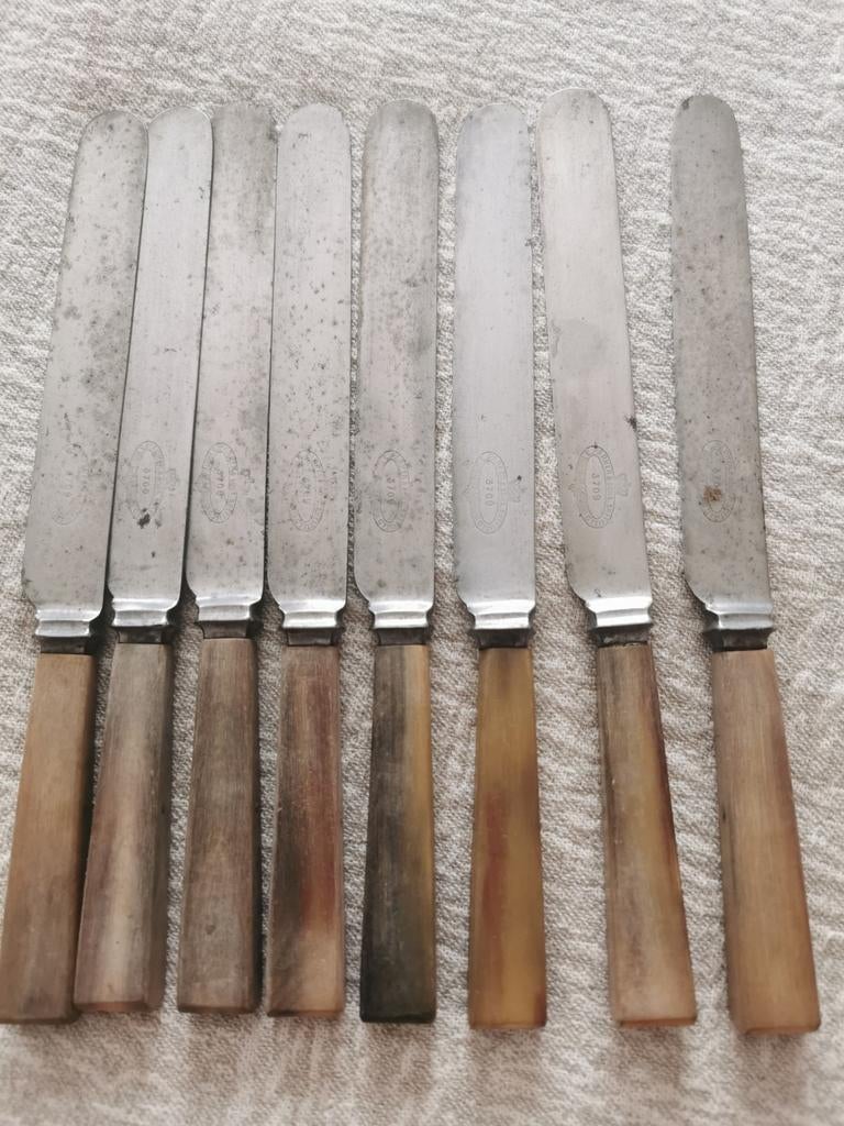 8 couteaux anciens en acier Parker & Sons Sheffield, Enlèvement