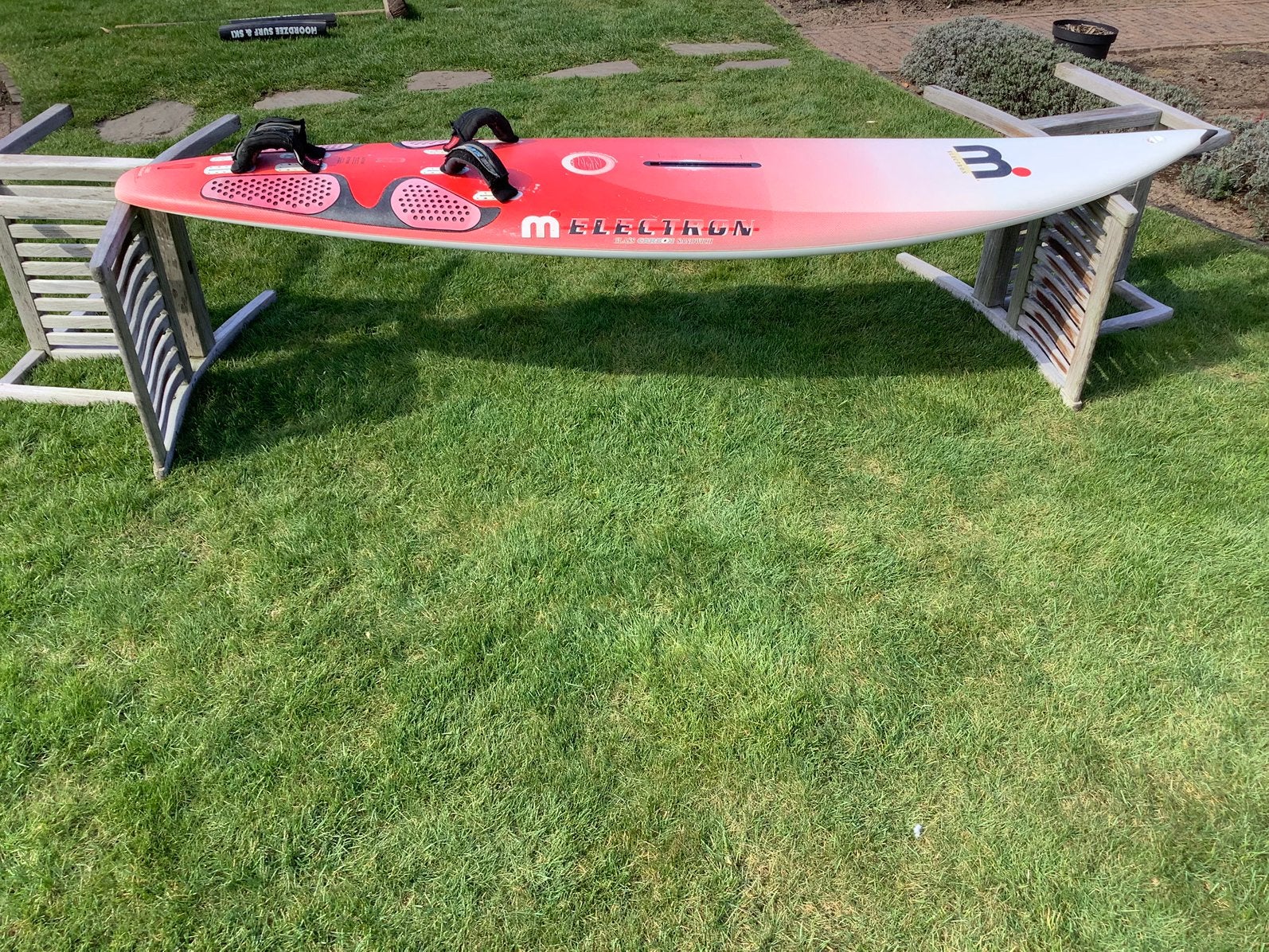 Surfplank Mistral electron,2 vinnen, mastvoet+mastverlenger., Watersport en Boten, Ophalen, Met vin(nen), Gebruikt, Plank