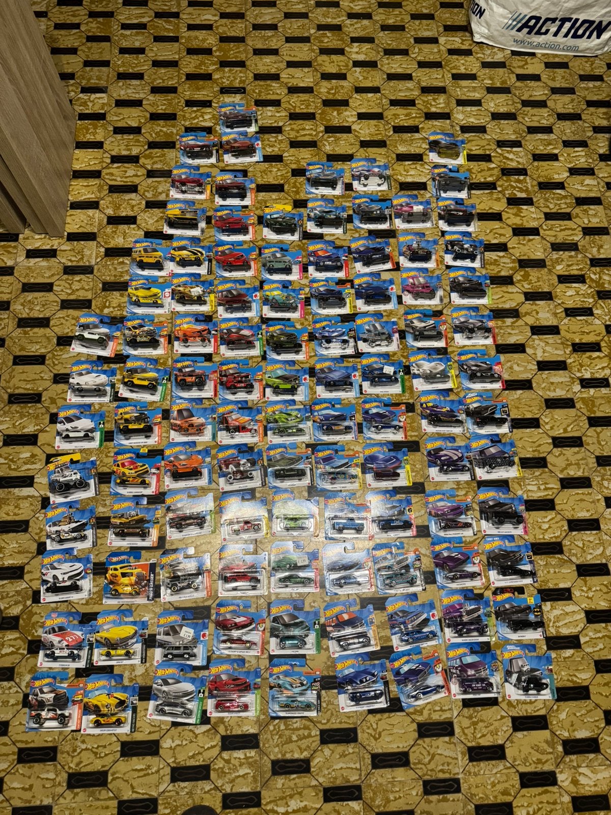 Grande collection de Hot Wheels (envir et plus) — Nouveau, Enlèvement ou Envoi, Neuf