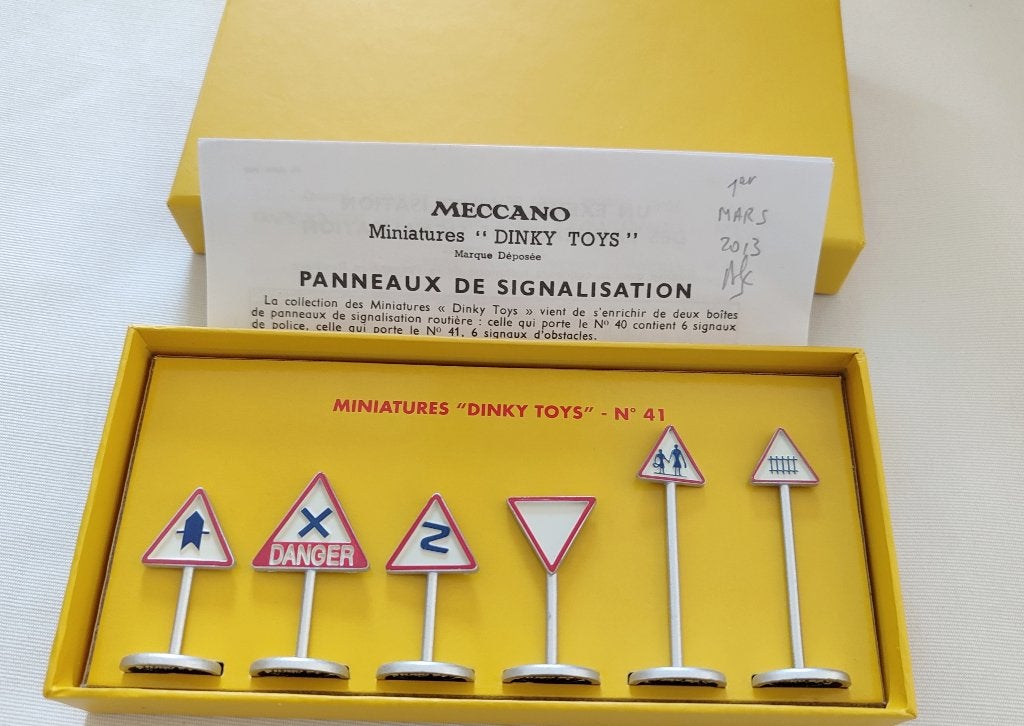 Dinky Atlas _ 6 verkeersborden _ref. 41., Ophalen of Verzenden, Zo goed als nieuw, Overige typen, Dinky Toys