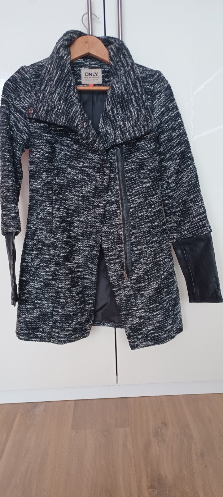 Winterjassen & Other Stories, Mango, Abercrombie & Fitch ..., Kleding | Dames, Ophalen, Bruin, & Other Stories, Zo goed als nieuw