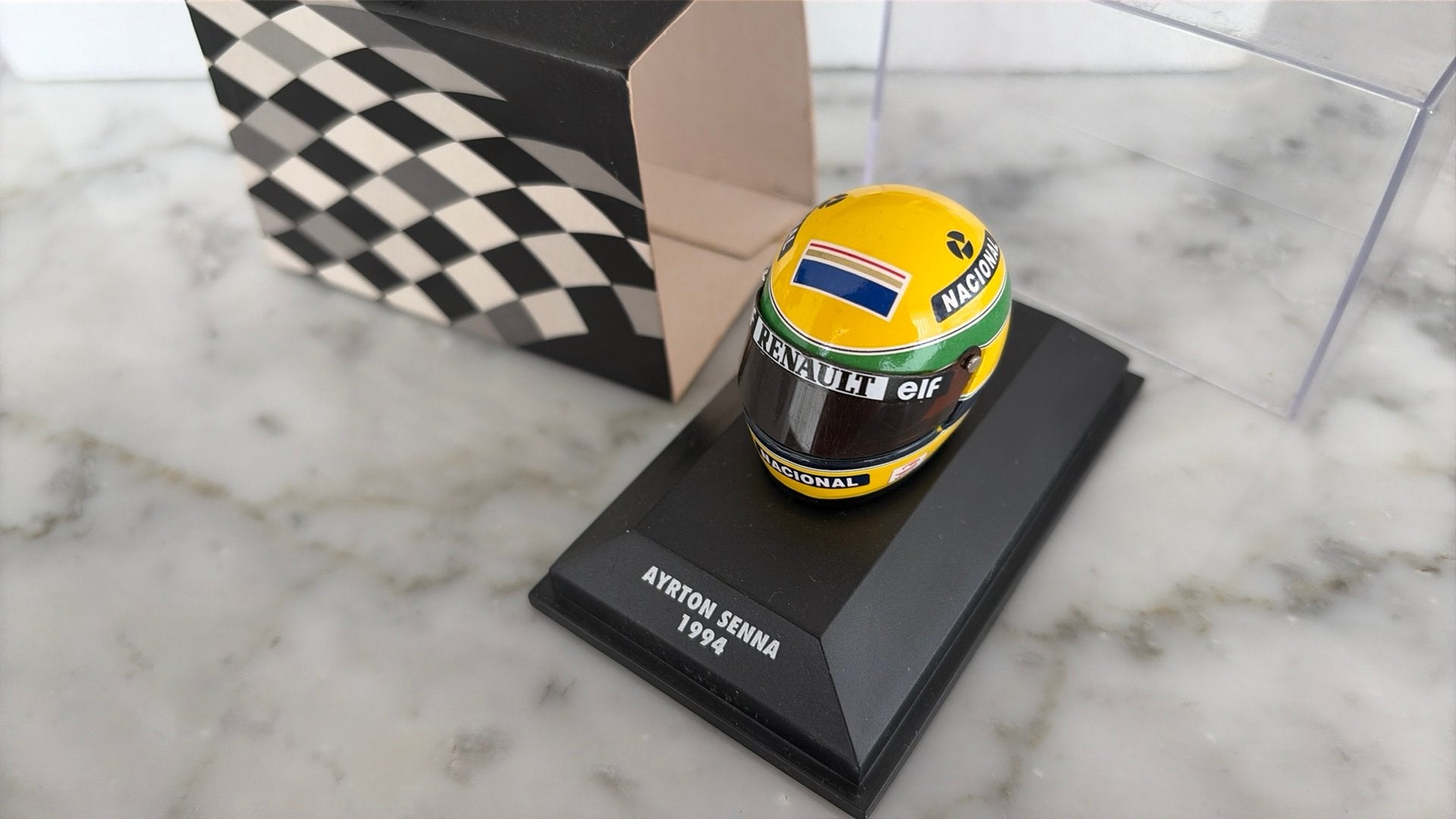Minichamps ayrton senna helmet f1 1/12 1994, Ophalen of Verzenden, Zo goed als nieuw
