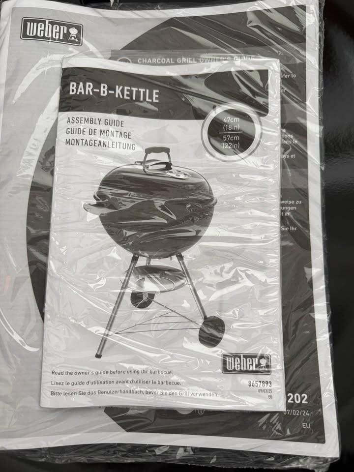 Weber Bar-B-Kettle BBQ van 57 cm, Tuin en Terras, Houtskoolbarbecues, Nieuw, Ophalen