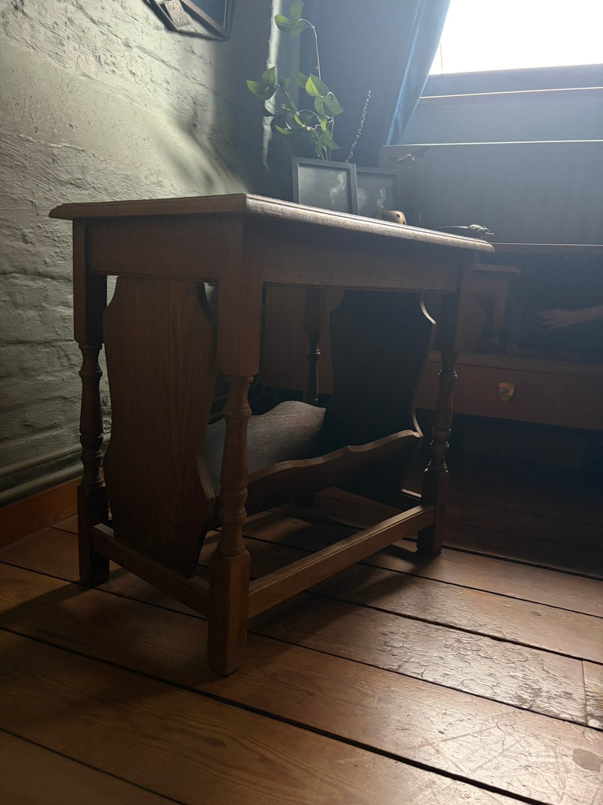 Side table / magazine rack / night stand, Ophalen