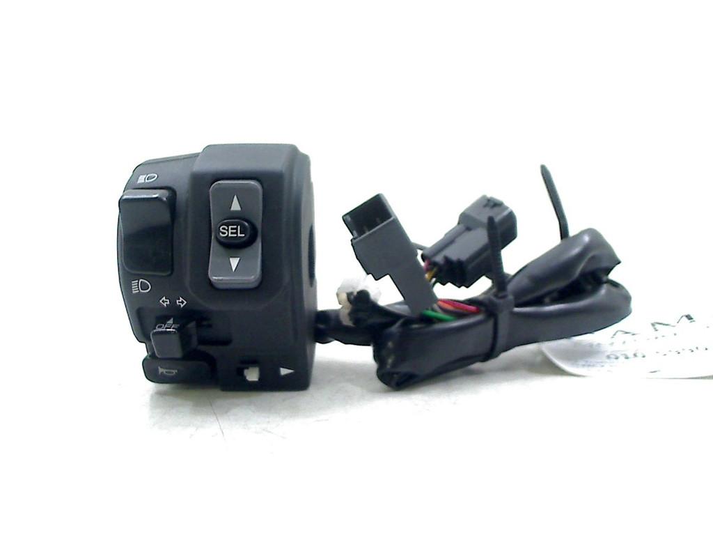 STUURSCHAKELAAR LINKS Kawasaki, Dhr. S. di Majo, Gebruikt, Info@cama-motorparts.nl, P.J. Troelstraweg 8 8
3144 CX  MAASSLUIS, NL