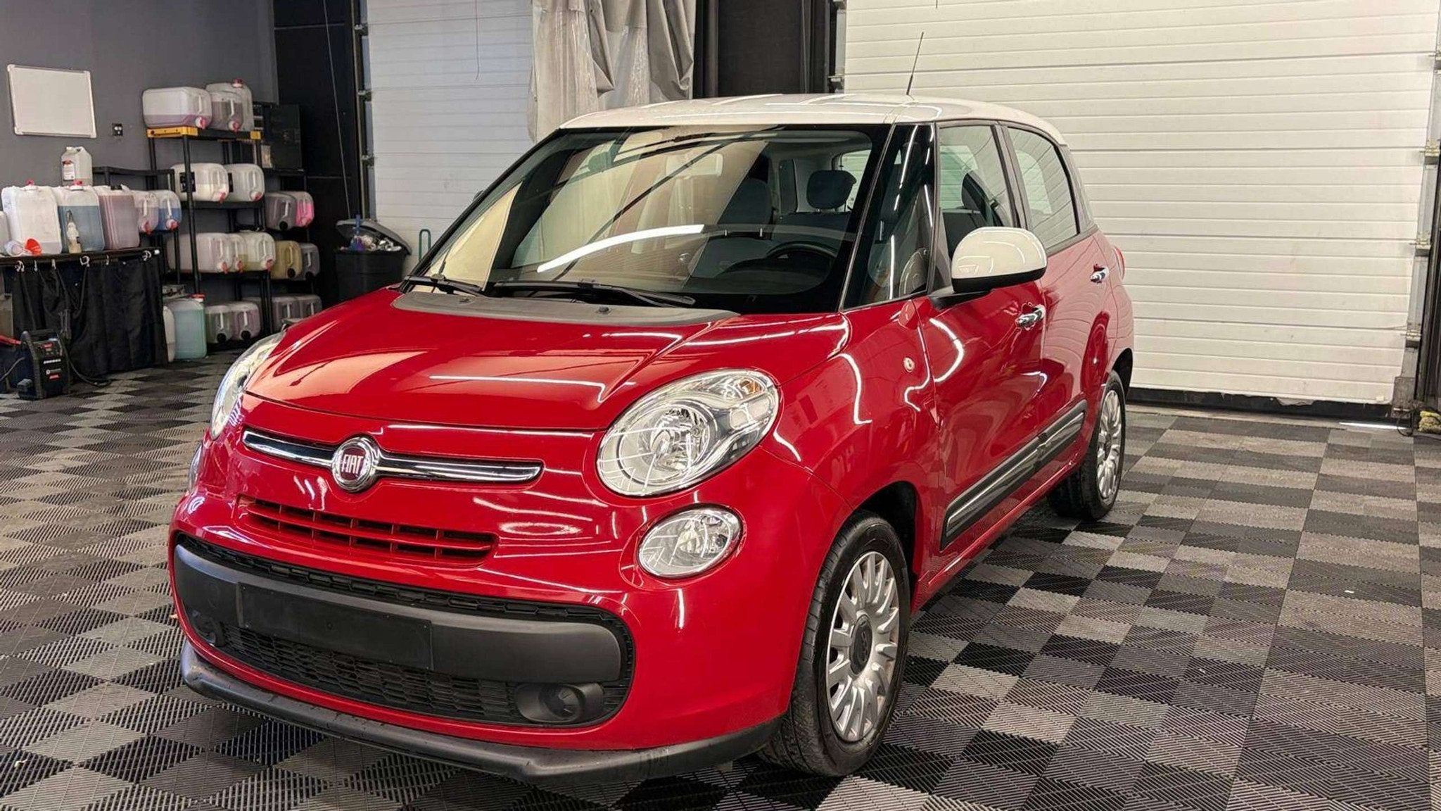 Fiat 500L 1.3d BJ. 2017 139.277km Euro 6, Autos, Rouge, Achat, Entreprise, Noir