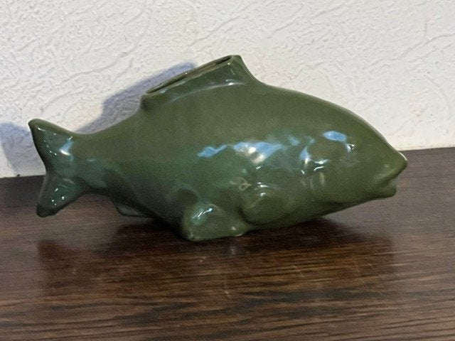 Tirelire a casser en forme de poisson. Émaillée verte, Antiquités & Art, Enlèvement