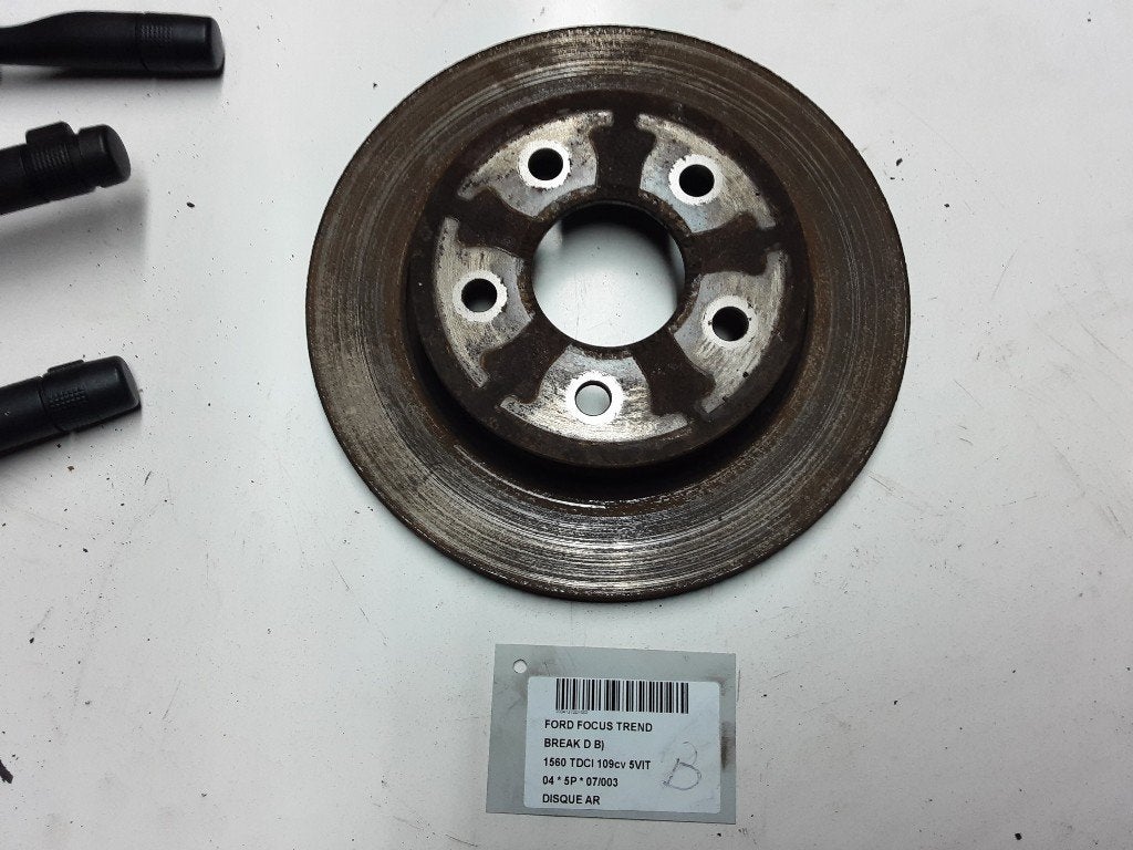 REMSCHIJF ACHTER Ford Focus 2 Wagon (01-2004/09-2012), Gebruikt, Mevr. I. Hauben, Ford, Rue de l'Espoir 34 34
4030  GRIVEGNÉE, BE