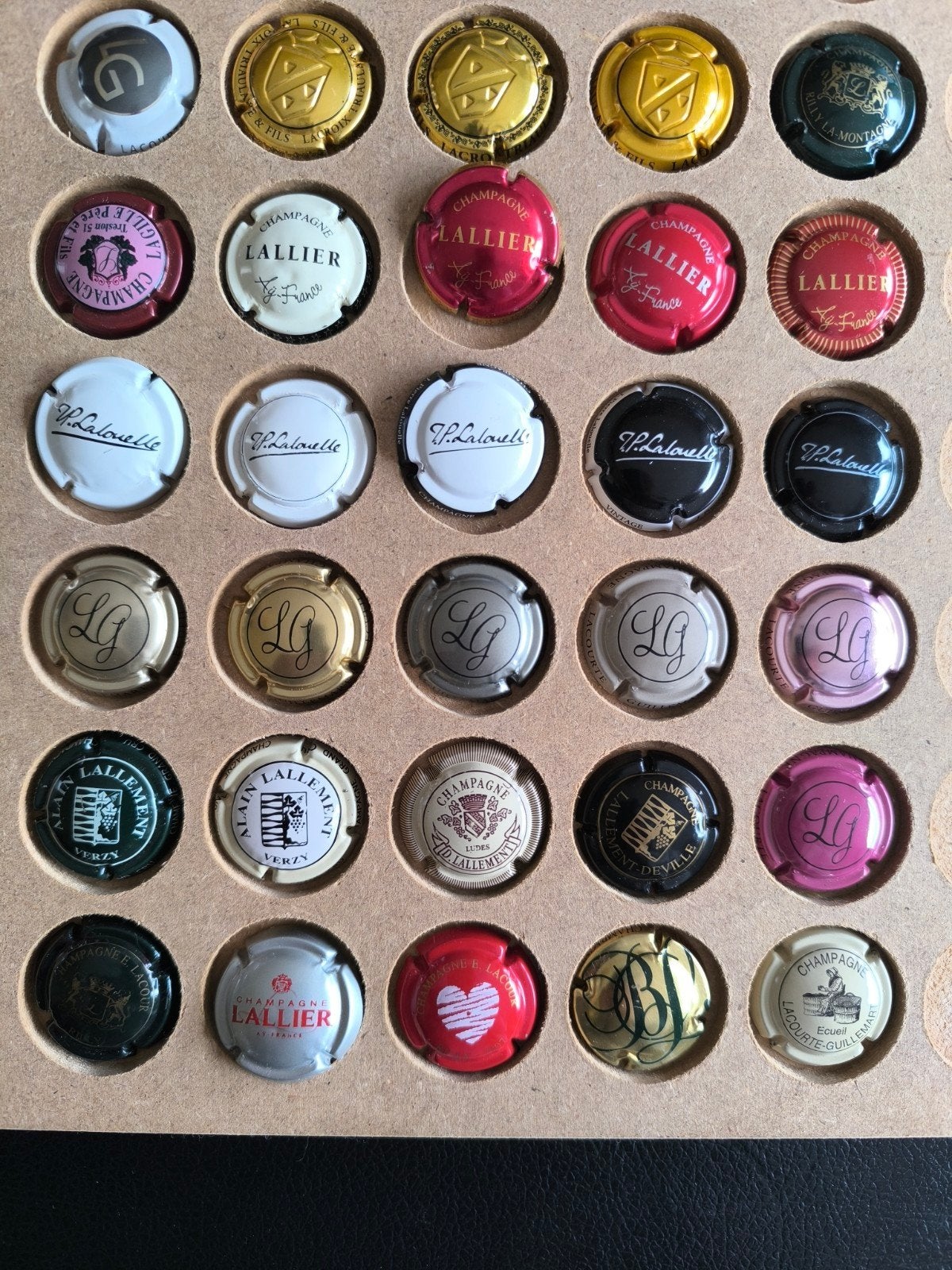 30 verschillende Champagne capsules met letter L (14), Ophalen of Verzenden