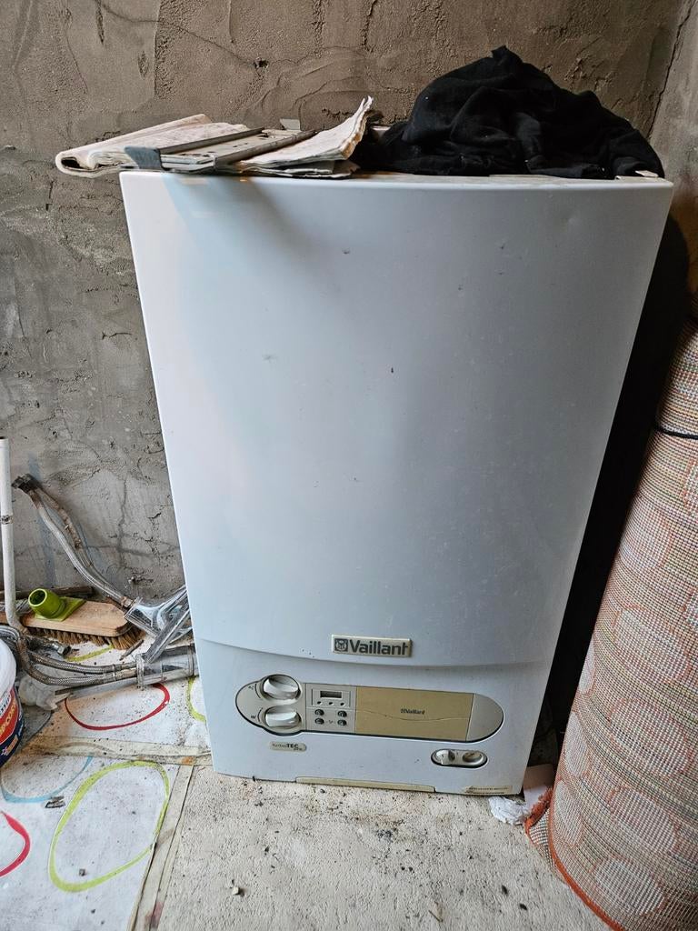 Chaudière a gaz vaillant +un foyer en bonne état+boiler élec, Enlèvement