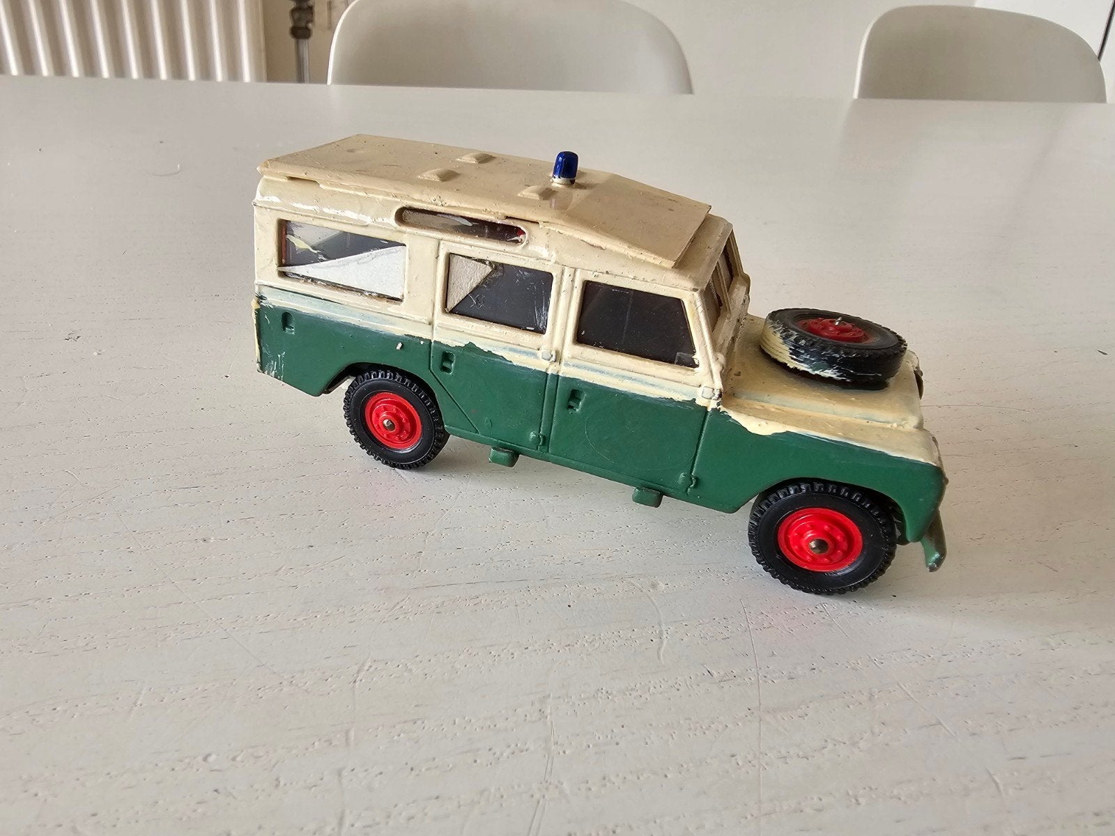 LAND ROVER    1/43 solido, Ophalen of Verzenden