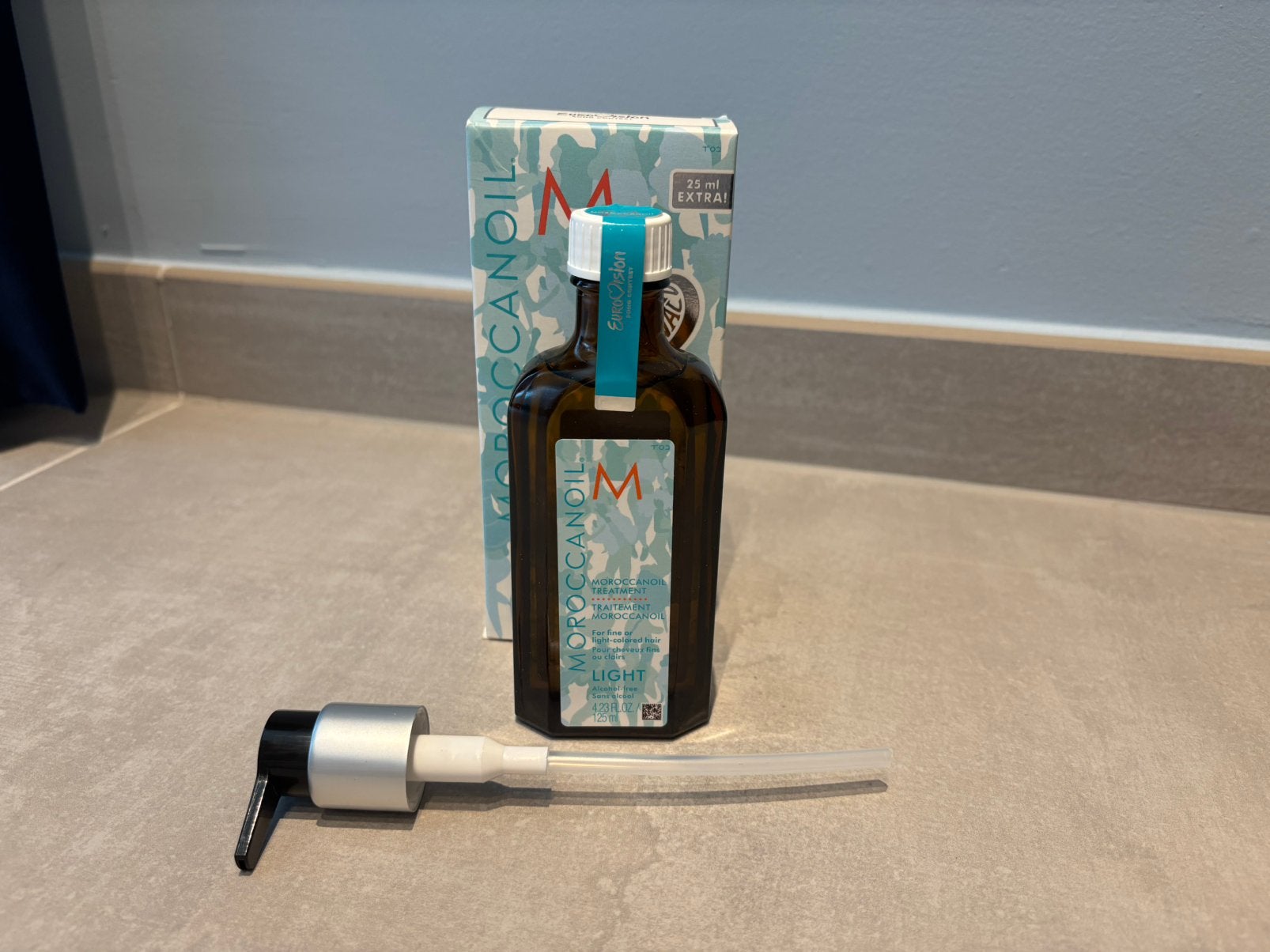 Moroccanoil Treatment Light, Bijoux, Sacs & Beauté, Enlèvement ou Envoi, Neuf, Soin des cheveux ou Soin réparateur des cheveux