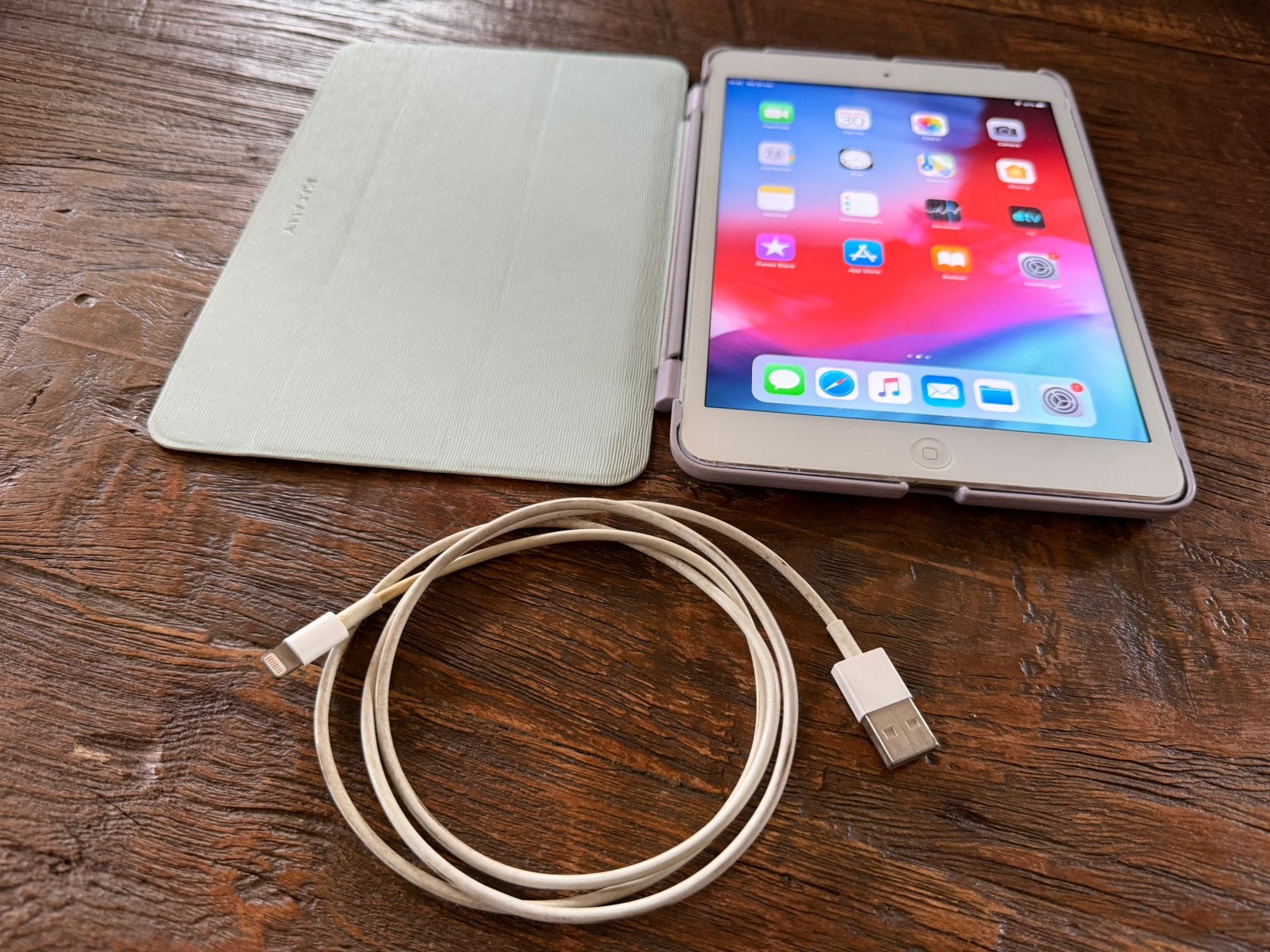 Apple iPad Mini 2 32GB Wi-Fi met hoesje en laadkabel izgst, 32 GB, Wit, 8 inch, Ophalen of Verzenden