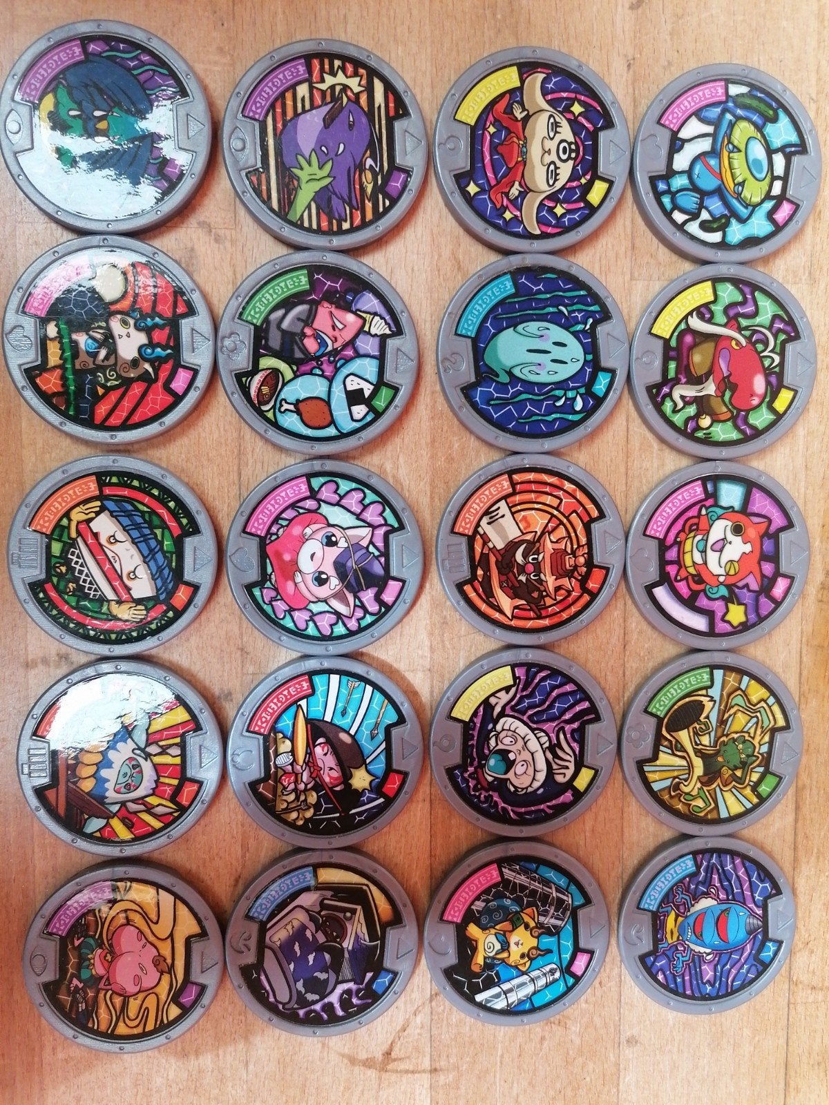 Lot 20 médailles yo-kai watch, Enlèvement, Comme neuf