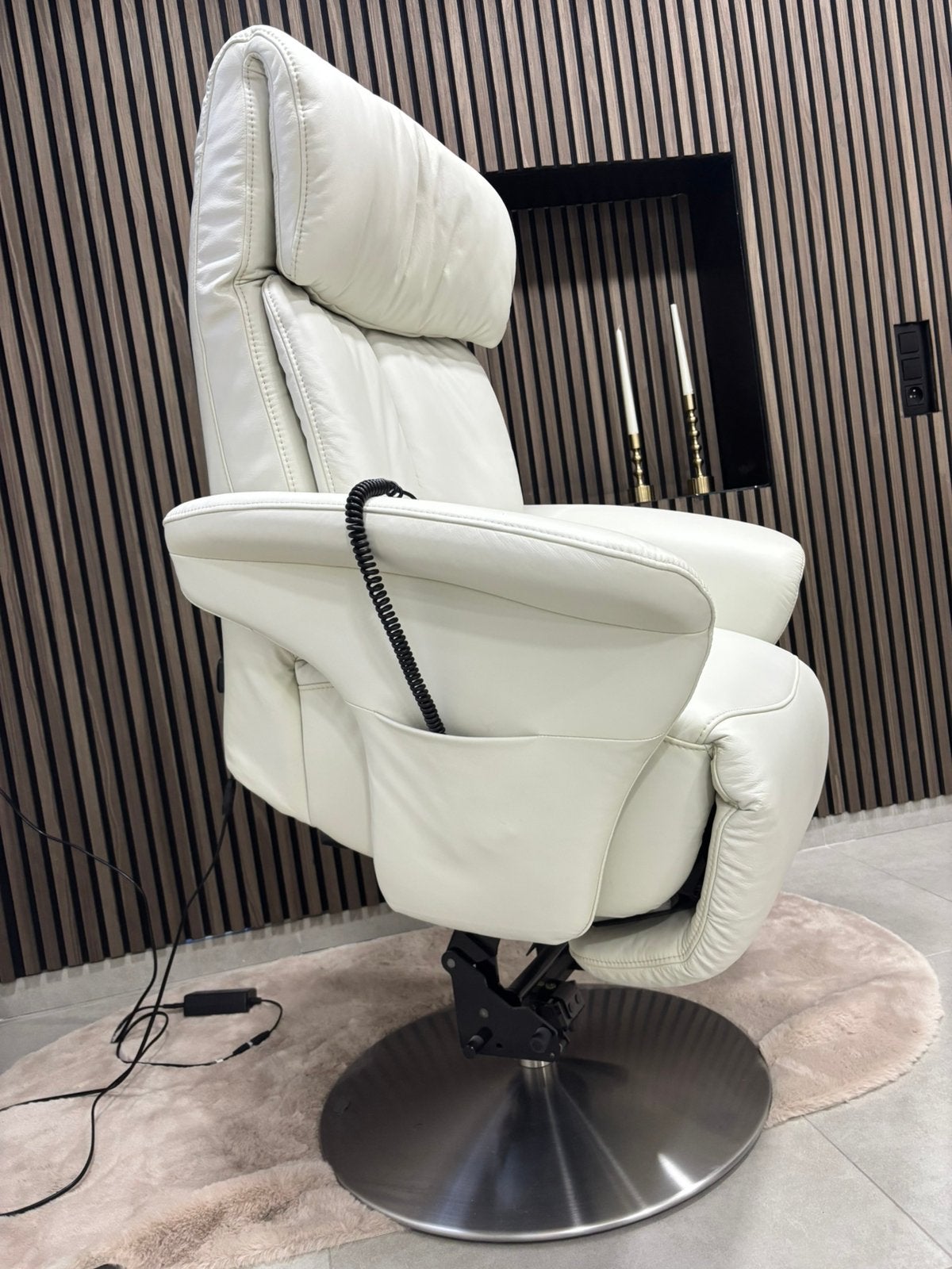 FAUTEUIL INCLINABLE DE LUXE HIMOLLA 7627 - 2 moteur releveur, Maison & Meubles, Fauteuils, Enlèvement ou Envoi, Comme neuf, Cuir