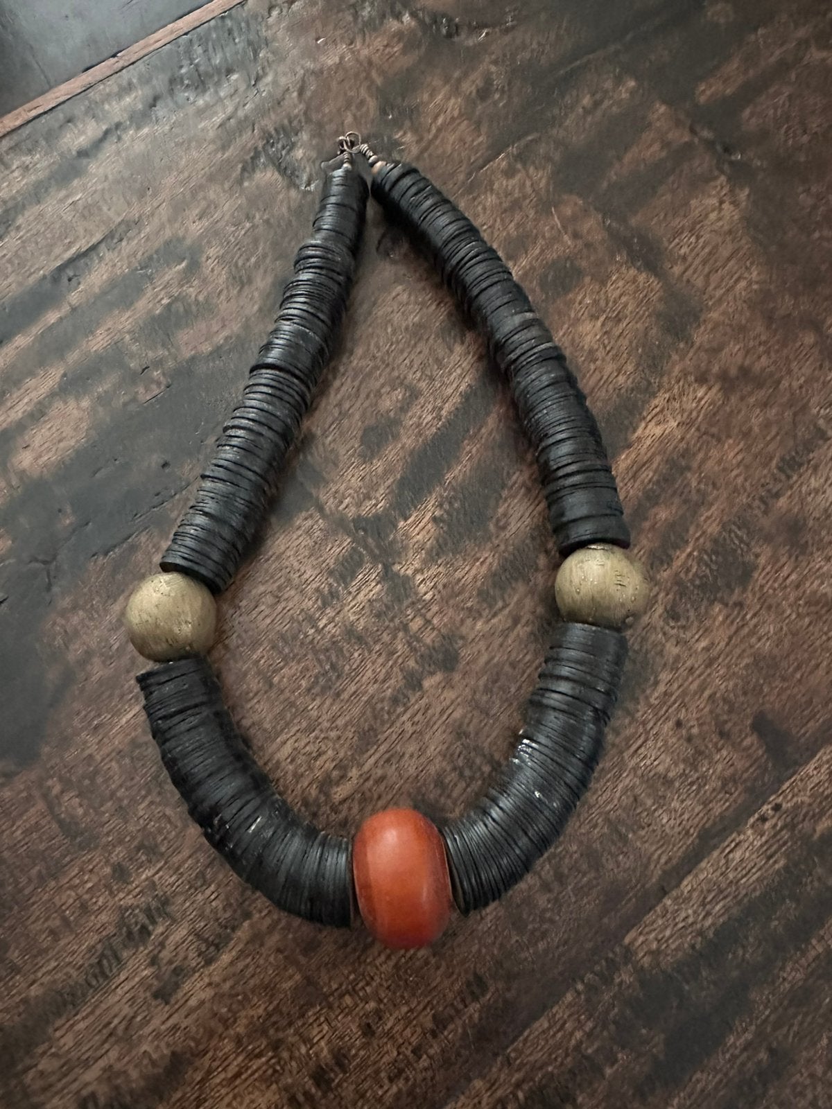 Dogon halsketting in kokos schijfjes , agaat en brons  1940, Antiek en Kunst, Sieraad, Afrika, Verzenden, Brons