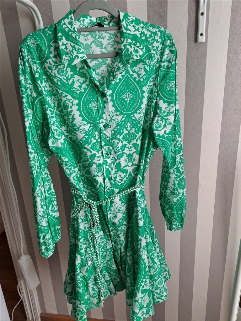 Zeer mooie jurk groen met lange mouwen maat L, Kleding | Dames, Only, Maat 42/44 (L), Ophalen of Verzenden, Zo goed als nieuw