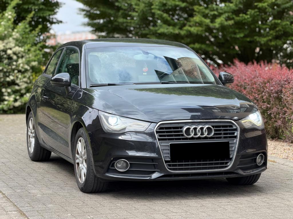 AUDI A1 1.6 TDI 105, Euro 5, A1, Boîte manuelle, Noir