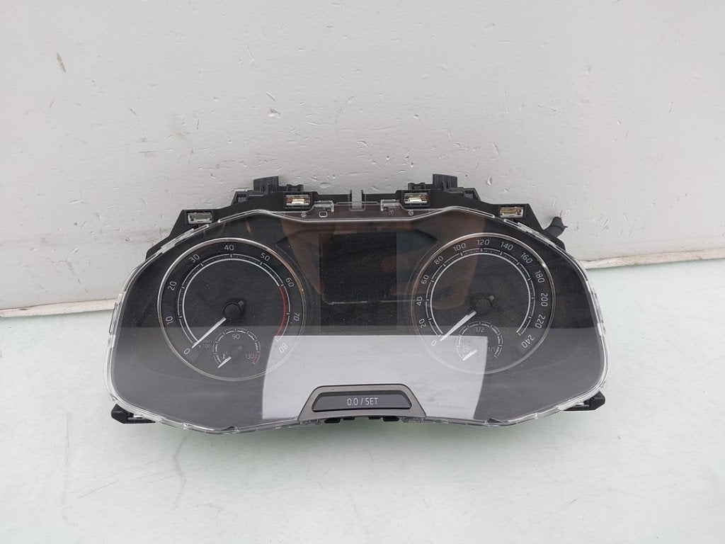 COCKPIT Skoda Kamiq (01-2019/-) (|654920740B|), Auto-onderdelen, Gebruikt, Info@skoda-auto.de, Skoda, Max-Planck-Straße  3-5
64331  Weiterstadt, DE