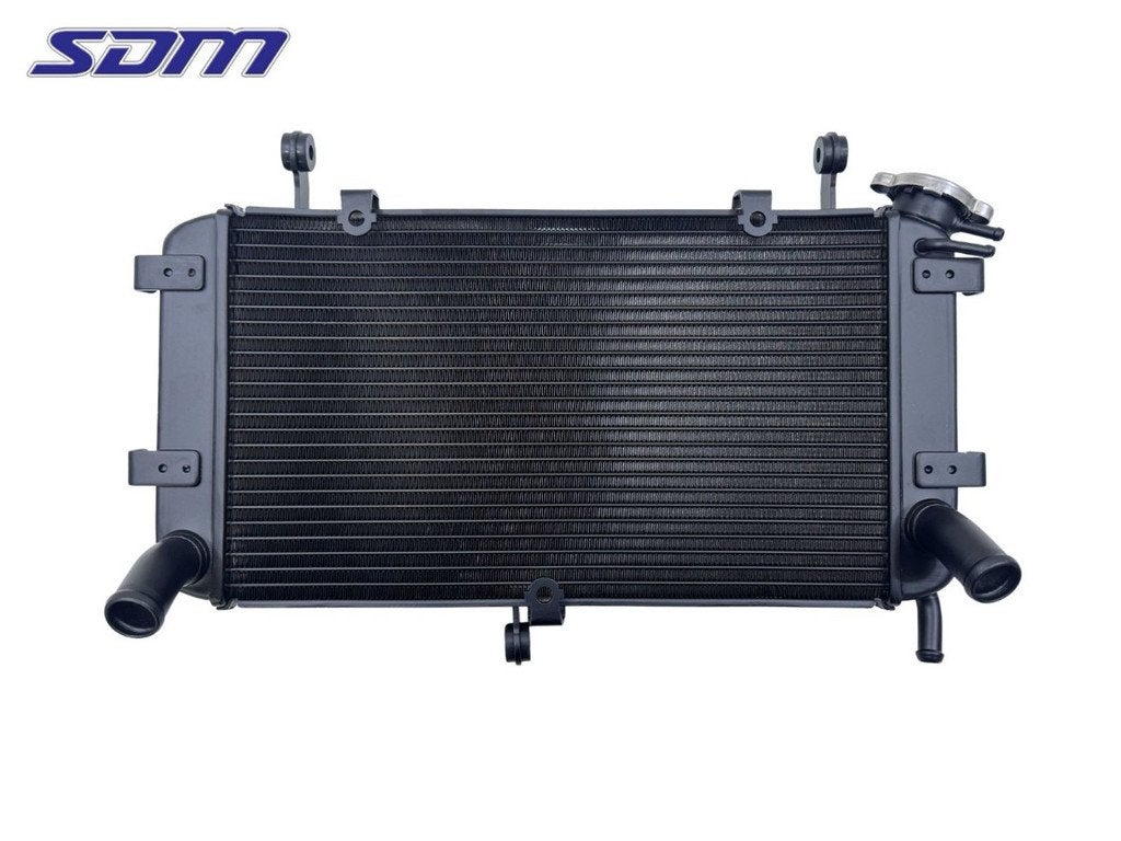 RADIATEUR Suzuki GSR 750 2011-2016 (GSR 750) (17710-08J00), Motoren, Suzuki Deutschland GmbH, Nieuw, Kontakt@suzuki.de, Suzuki-Allee 7
64625  Bensheim, DE
