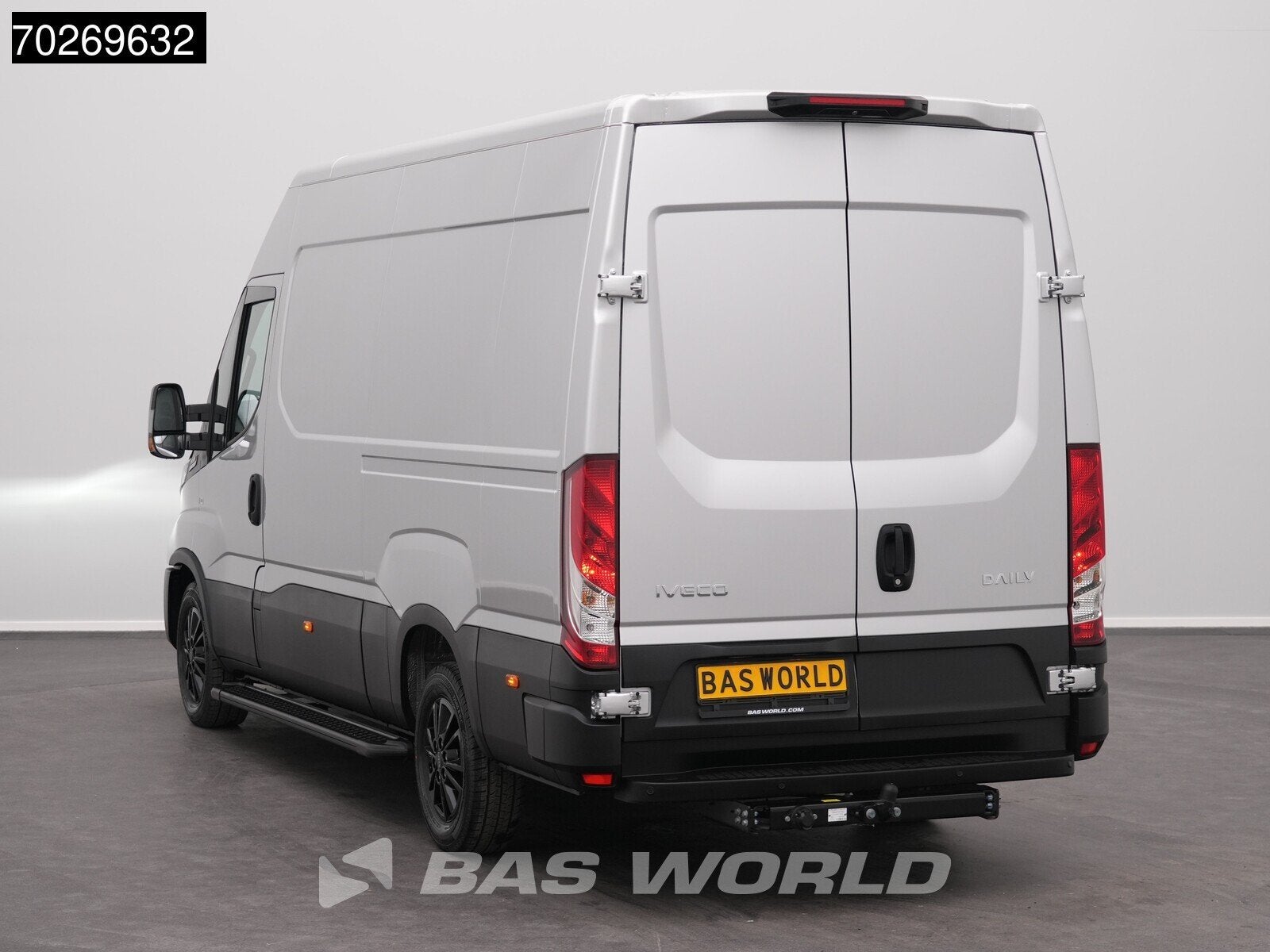 Iveco Daily 35S21 BPM VRIJ! 210PK 3.0L Automaat 2025 Black E, Auto's, Stof, Euro 6, 4 cilinders, Iveco