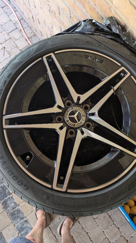Jantes et pneus Mercedes AMG, Good Year, sans rayures, neuf, Autos : Pièces & Accessoires, Pneus & Jantes, Neuf, Véhicule de tourisme